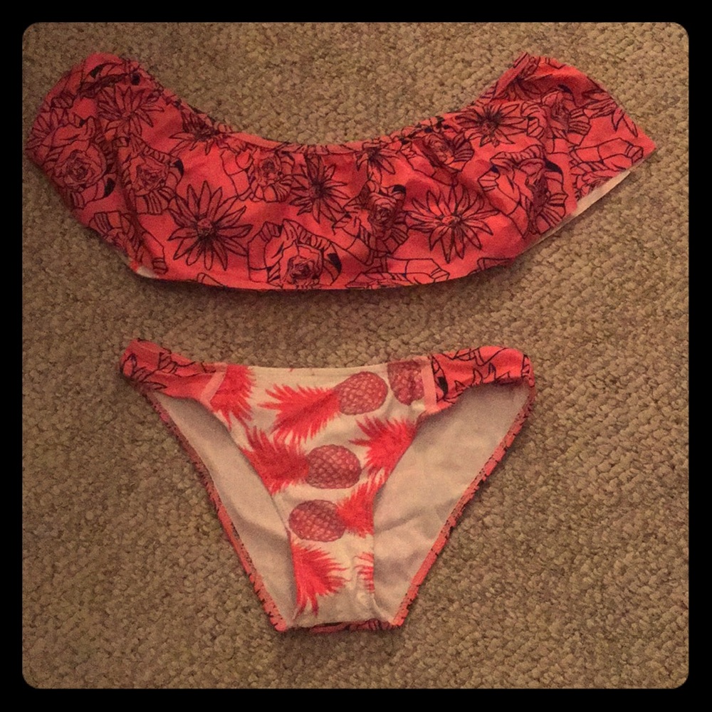 Off the shoulder bikini